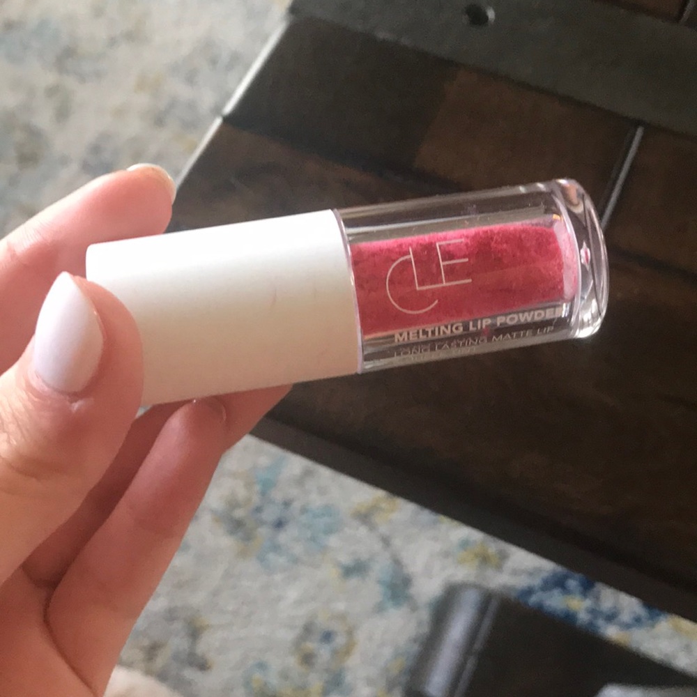 Cle lip powder
